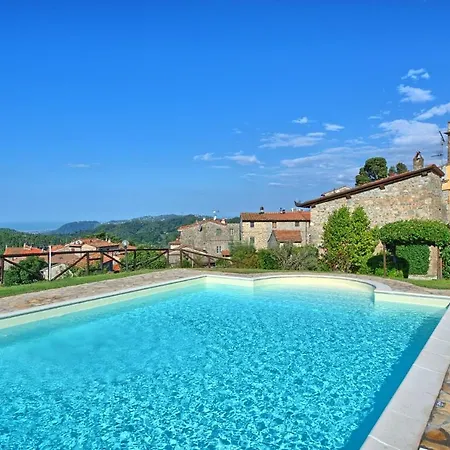 Gualdo Sleeps 7 With Pool And Wifi Appartamento *